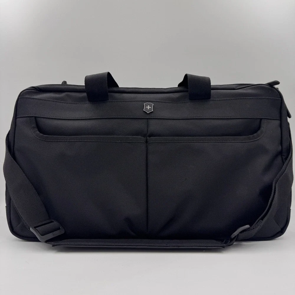 Victorinox Werks Traveler 5.0 Everyday Duffel Bag Black Carry On Weekender Bag